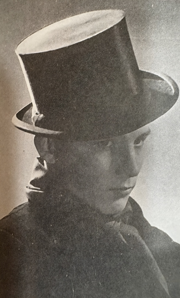 Юрий Соловьев на Мосфильме. 1944 год.