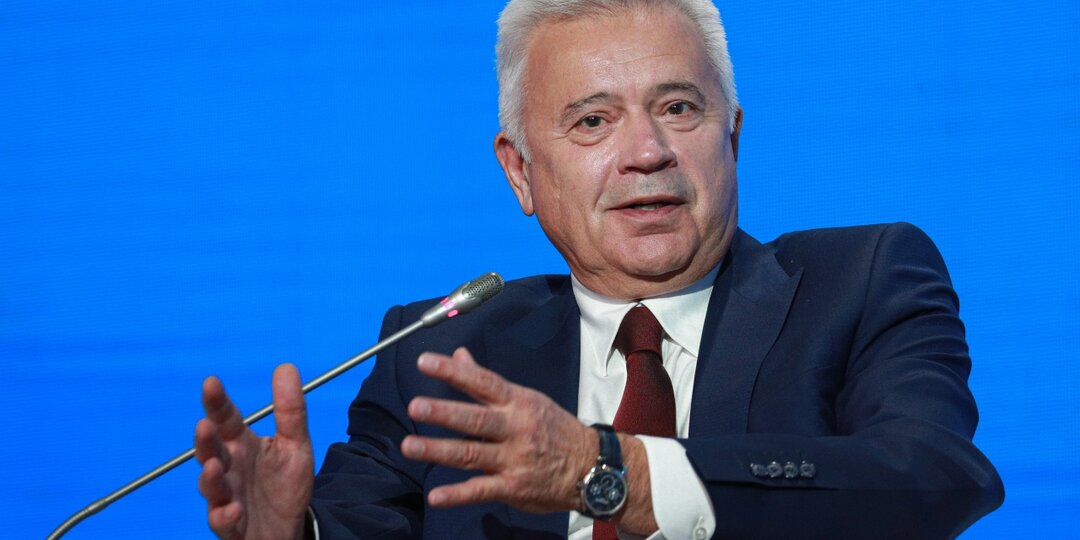 Все эти азербайджанцы в рейтинге Forbes. Они пытаются управлять Россией