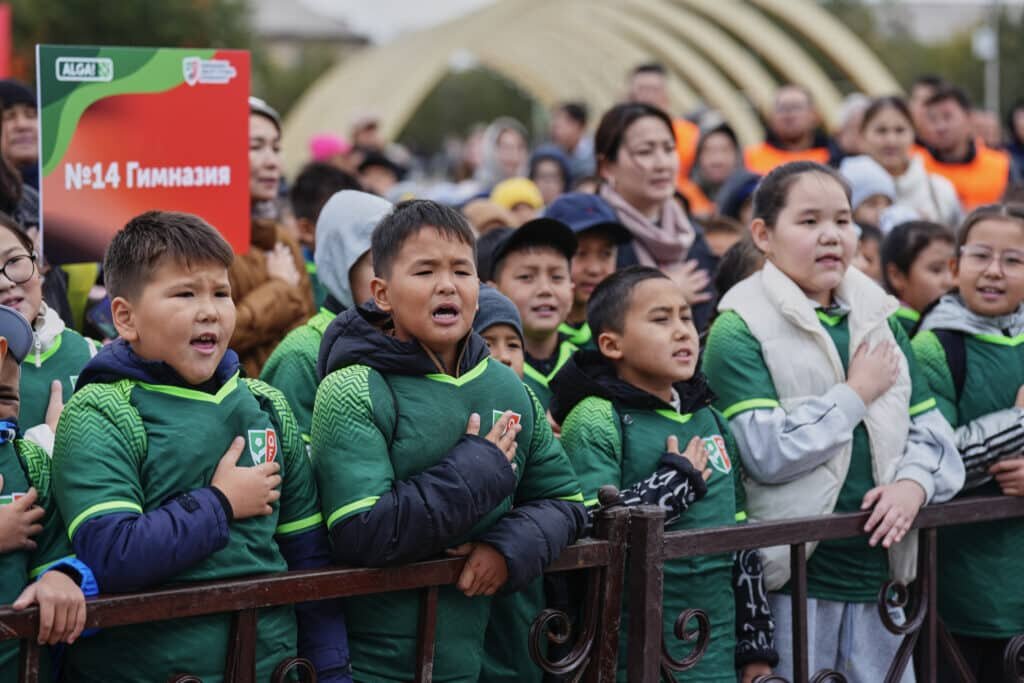   В Караганде обучат 40 тысяч школьников играть в футбол / Фото: Виктор Рябов