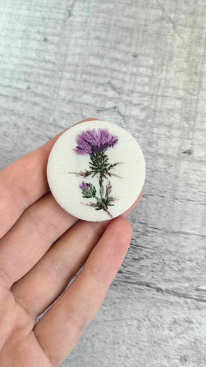 Брошь чертополох