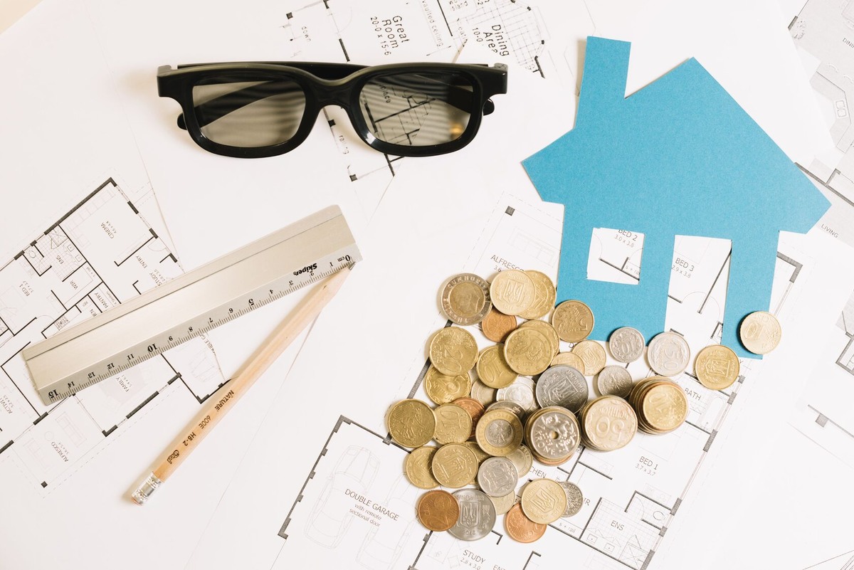 Закон 382-ФЗ позволяет не платить налог с продажи жилья, если одновременно выполнены 5 условий. Это реальный шанс сэкономить десятки или даже сотни тысяч рублей.
