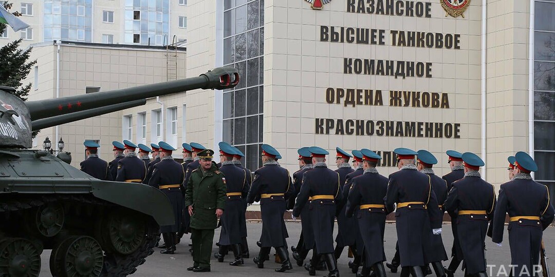«Кузница защитников Отечества»: выпускник Казанского танкового училища о современной войне и легендарных традициях