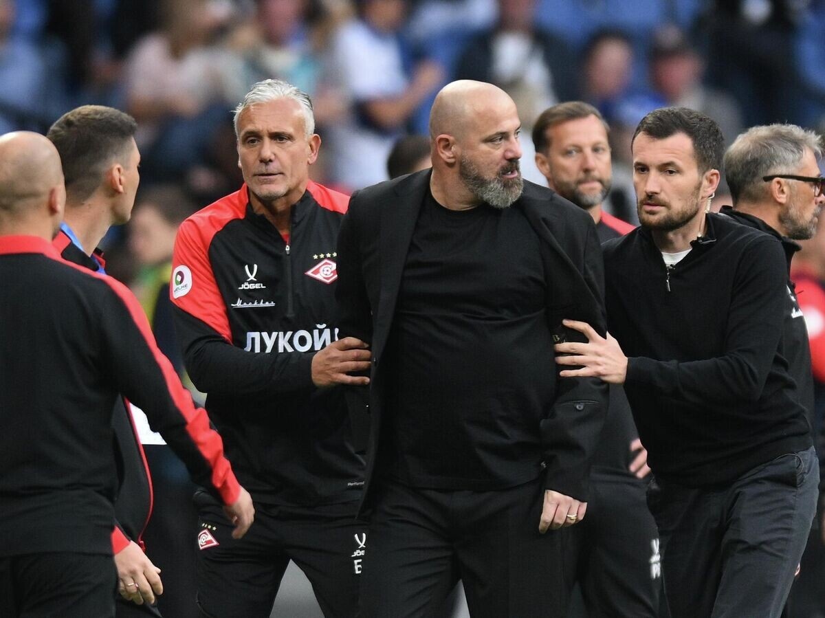 Сербский тренер не может держать себя в руках. Сможет ли удержать команду?