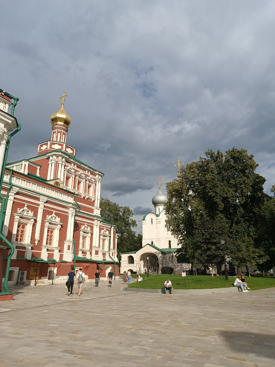 На территории монастыря. Фото автора