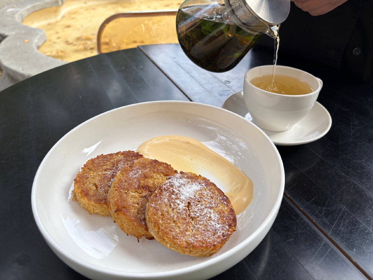 Яблочные оладьи