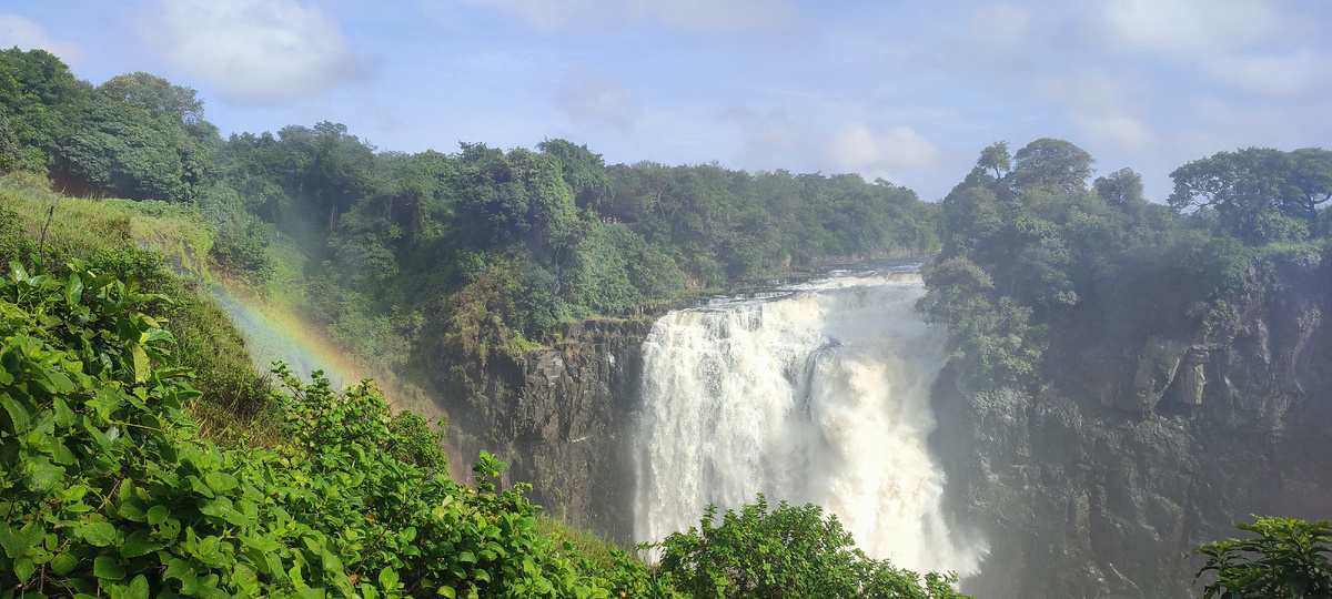 Левый поток водопада
