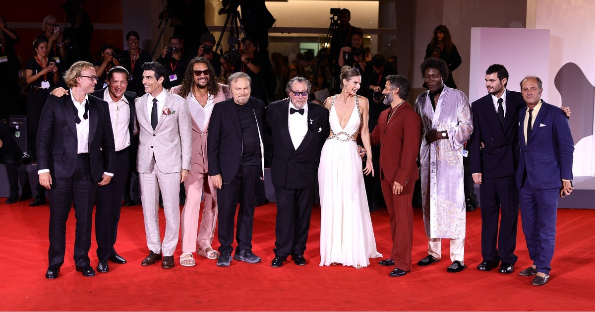 3 сентября 2025, Венецианский кинофестиваль, команда фильма "Рукою Данте" на красной дорожке перед премьерой | фото из открытых источников