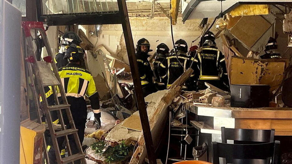     До 25 возросло количество пострадавших при взрыве в баре в Мадриде REUTERS/Madrid Emergency Services/Handout