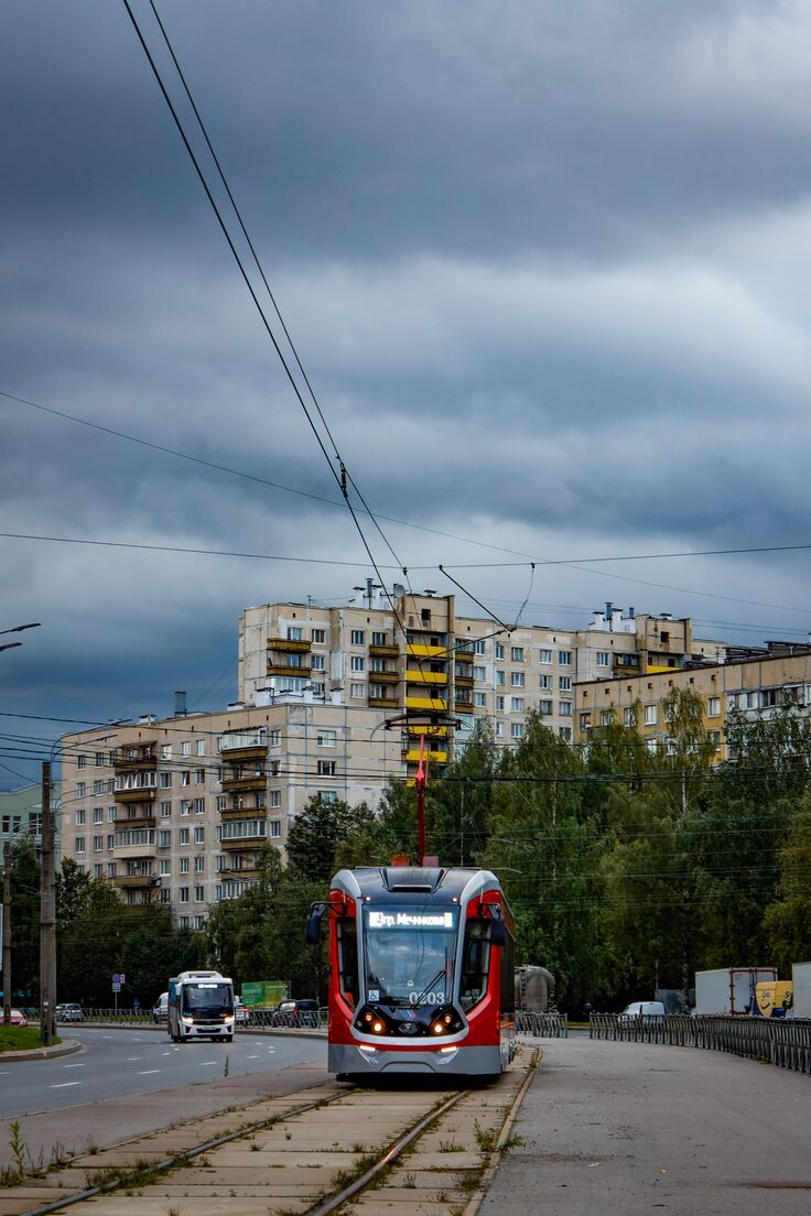вот такой трамвай, у нас несколько есть в городе 