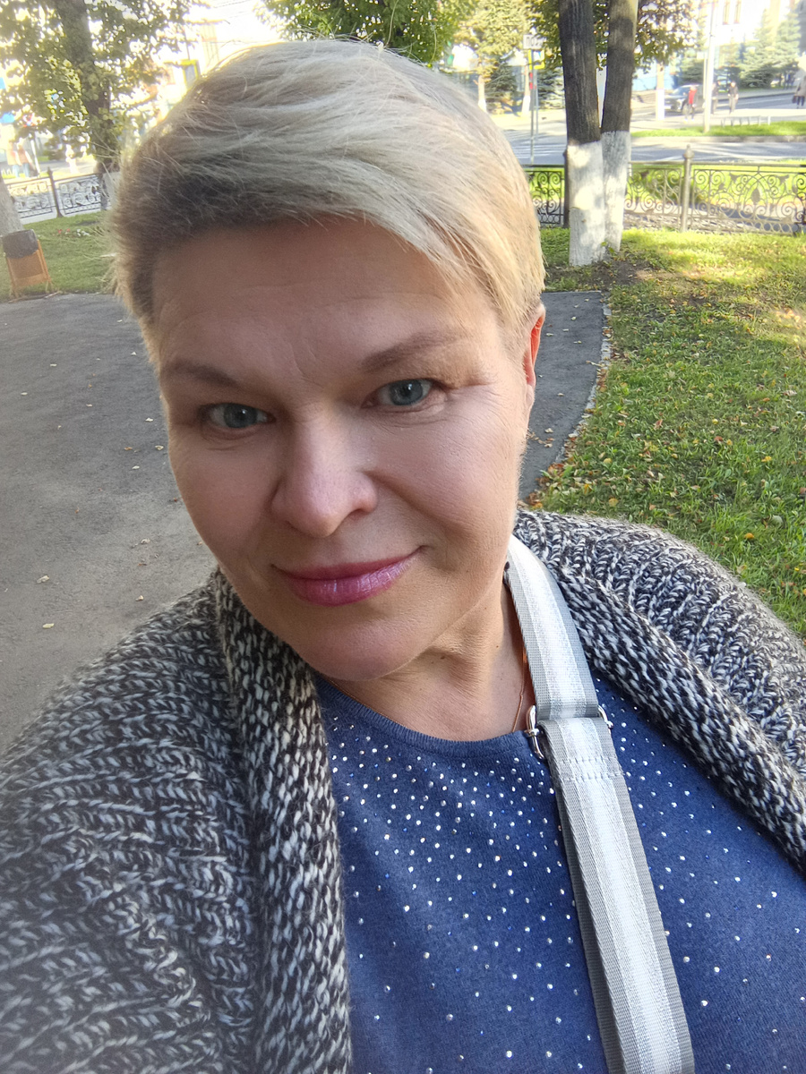 Иду к подруге, даже чуть при макияже