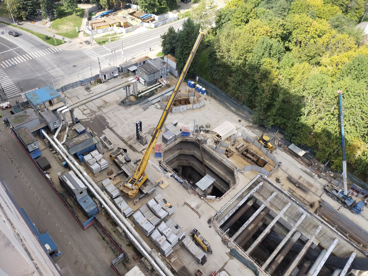 📷 1.1: Проходка не ведётся. Вероятно, щит уже дошёл до торцевой стены 🚇 станции «Серебряный Бор», а потому ожидаем сбойку в ближайшее время.