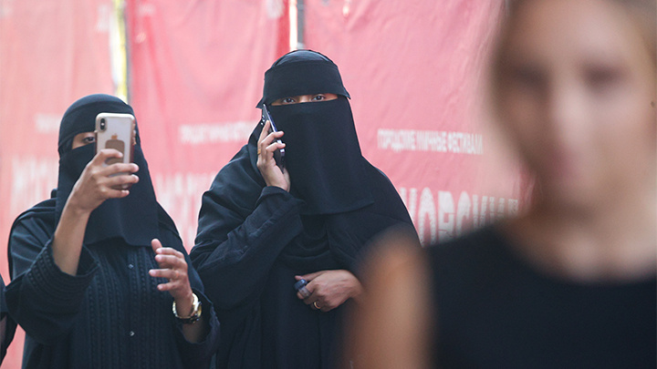    "Моду" на никабы принесли с собой мигранты из стран Средней Азии. Фото: Belkin Alexey/news.ru