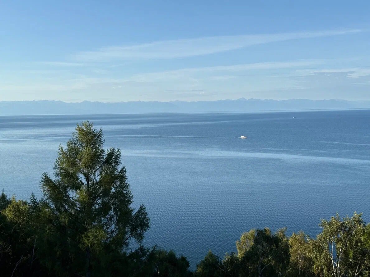 Озеро Байкал, вид с балкона отеля 