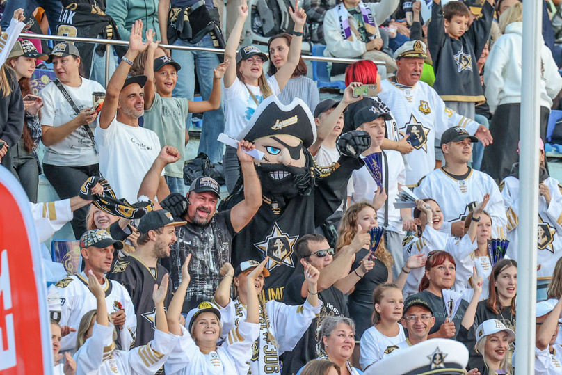     В Приморье хоккейный клуб «Адмирал» выступил в обновленном составе фото: пресс-служба правительства