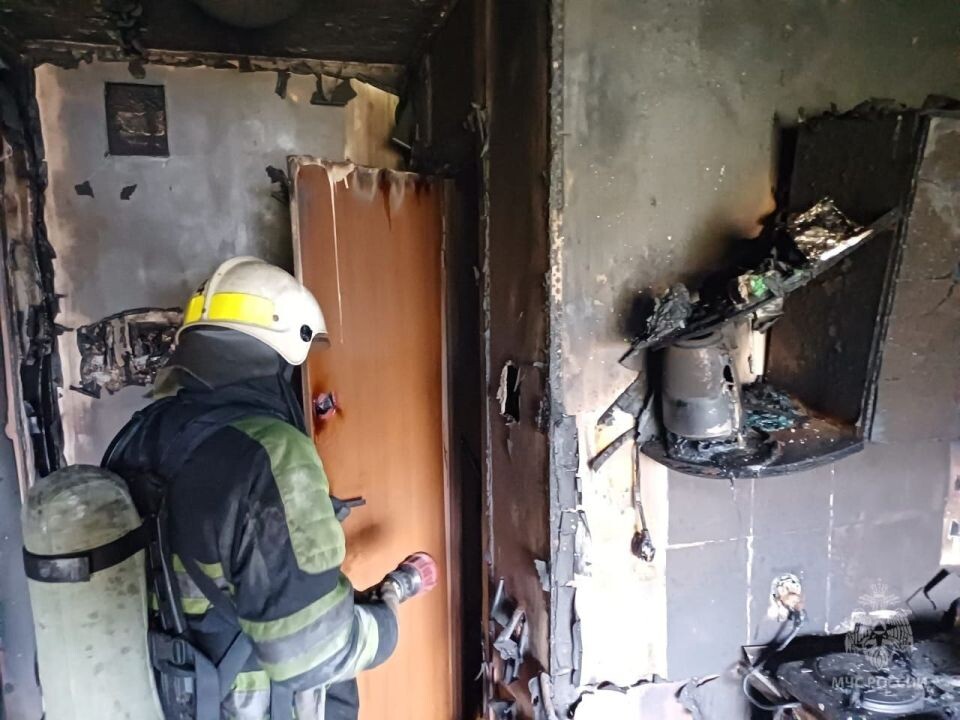    Пожар на Малахова. Источник: t.me/mchs_altkray