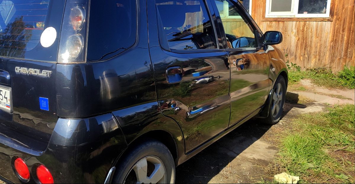 Ну вот, теперь машина блестит как новенькая. 