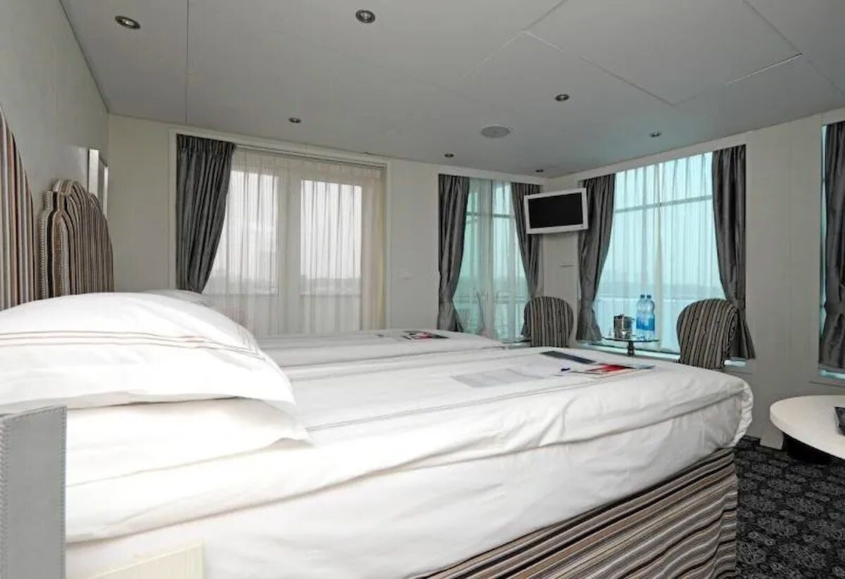 Полулюкс-панорама с балконом на теплоходе «Княжна Виктория»