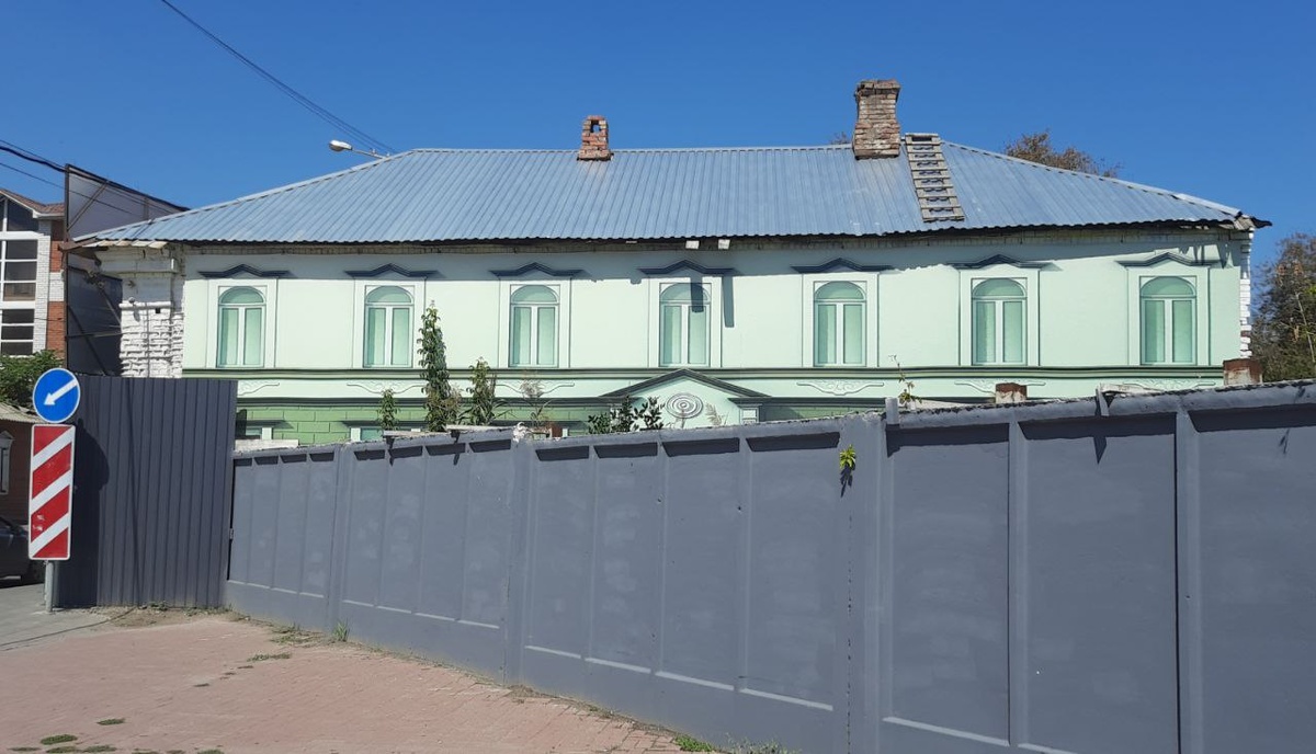    Издалека ведь и не скажешь, что это просто ширма.