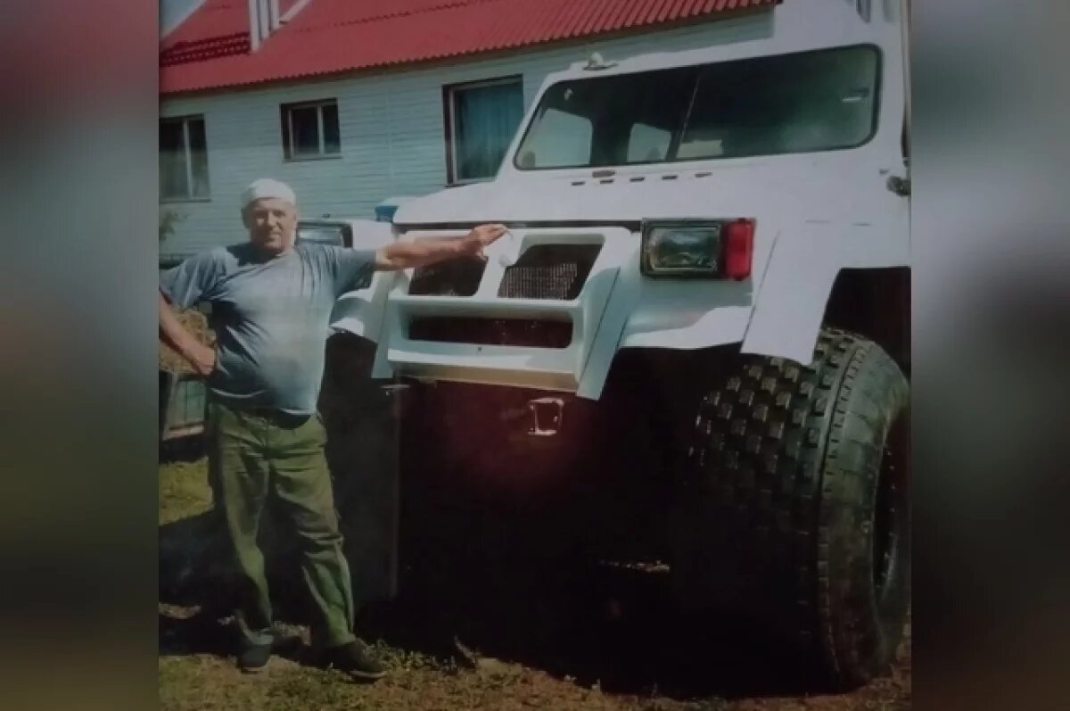    Профессия механика очень пригодилась Александру при сборке.