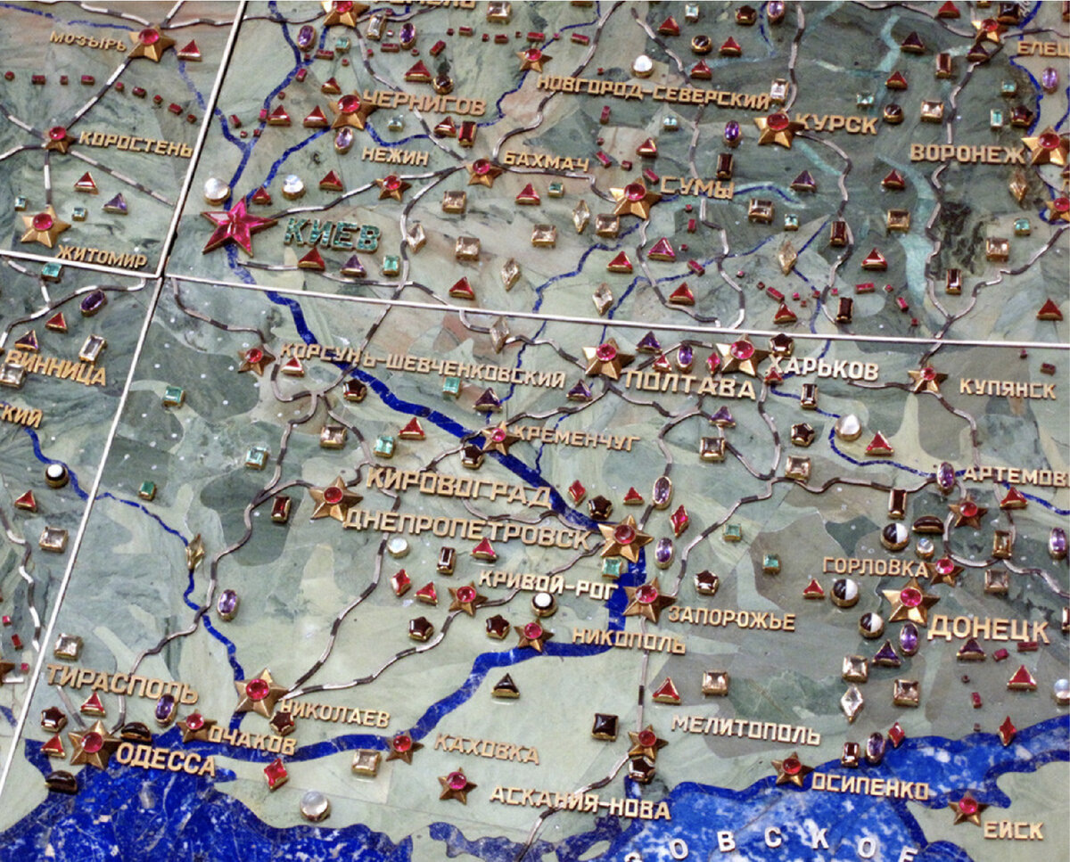 Настоящий шедевр.26.6 квадратных метра.3.5 тонн весом.