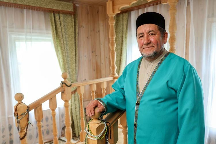    «Я очень осторожно приходил к вере, а есть такие которые приходят в религию и сразу начинают все запрещать для себя и других»