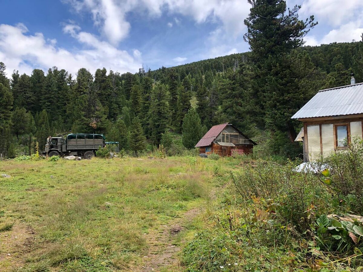 База на Караколах