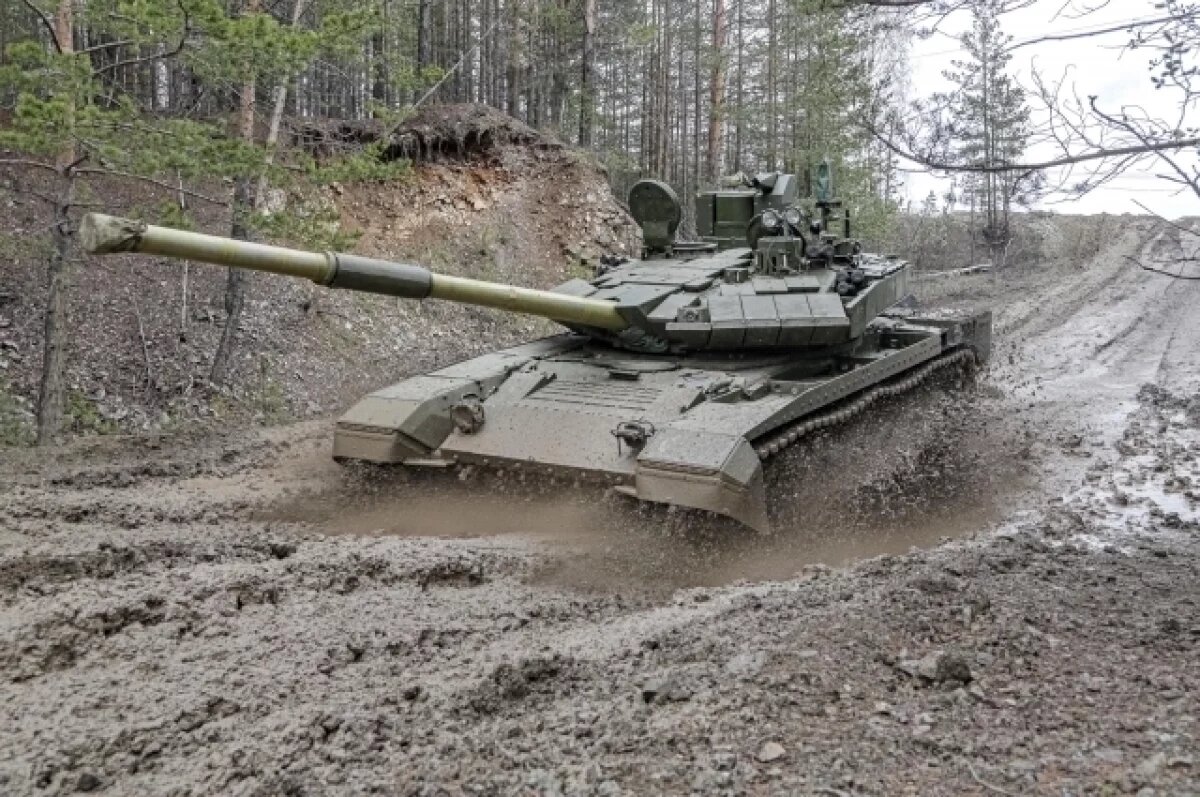    Денис Паслер поздравил свердловчан с Днем танкиста