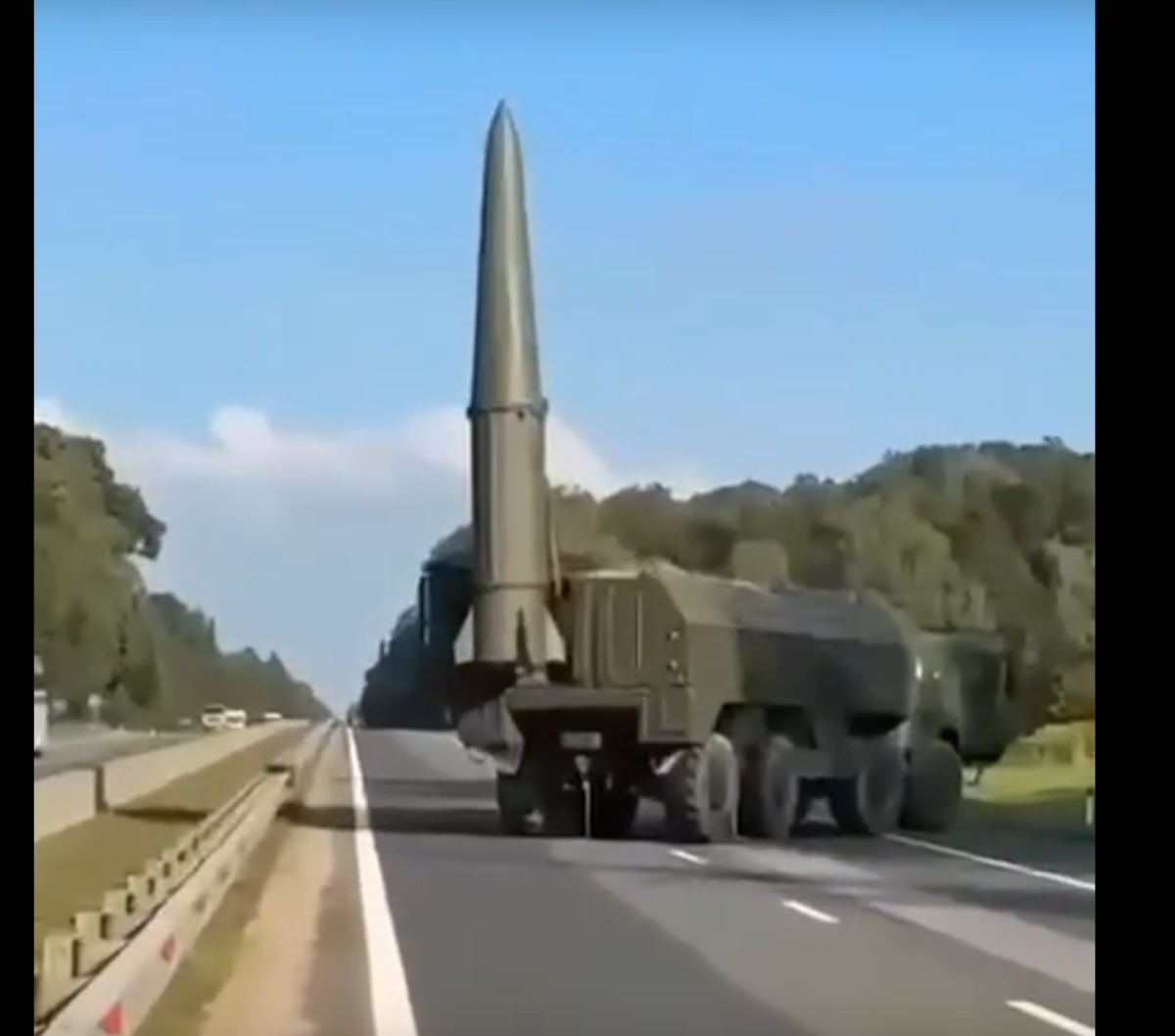 ОТРК "Искандер" в рамках проводимых учений "Запад 2025" где-то у границы с Польшей