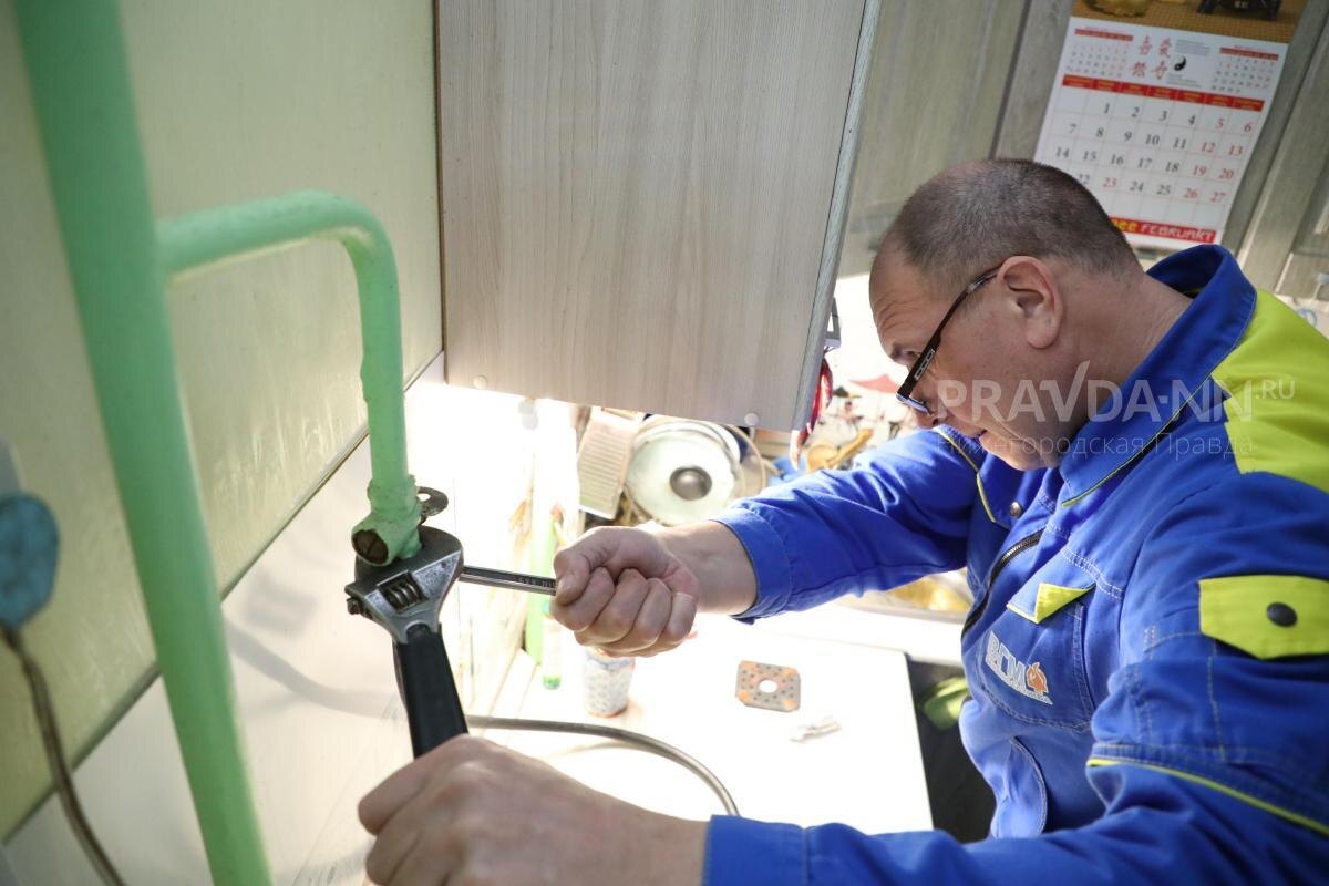    Исполнитель коммунальной услуги вправе ограничить поставку ресурса после однократного предупреждения неплательщика.