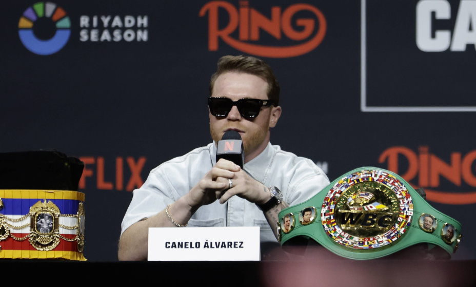    Альварес собирается заработать на бое с Теренсом Кроуфордом огромные деньги. Фото: Global Look Press