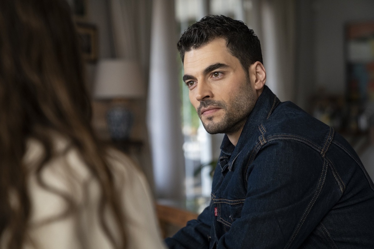 кадр из сериала "Ловушка"