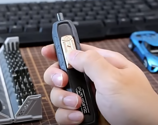 Электрическая отвертка JAKEMY JM-8193 180 в 1