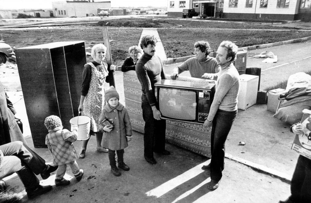 Советское новоселье в новом микрорайоне. https://oskol.city/upload/medialibrary/88b/S30.jpg