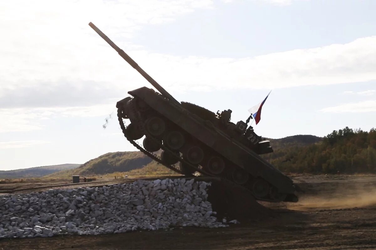    В России начали выпускать танки для Арктики на базе Т-80