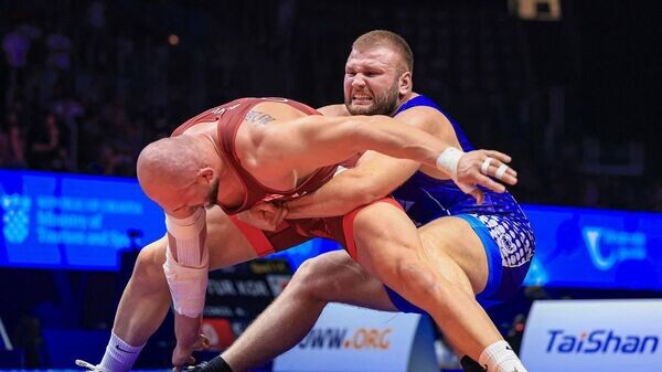    © Photo : Объединенный мир борьбы (United World Wrestling)