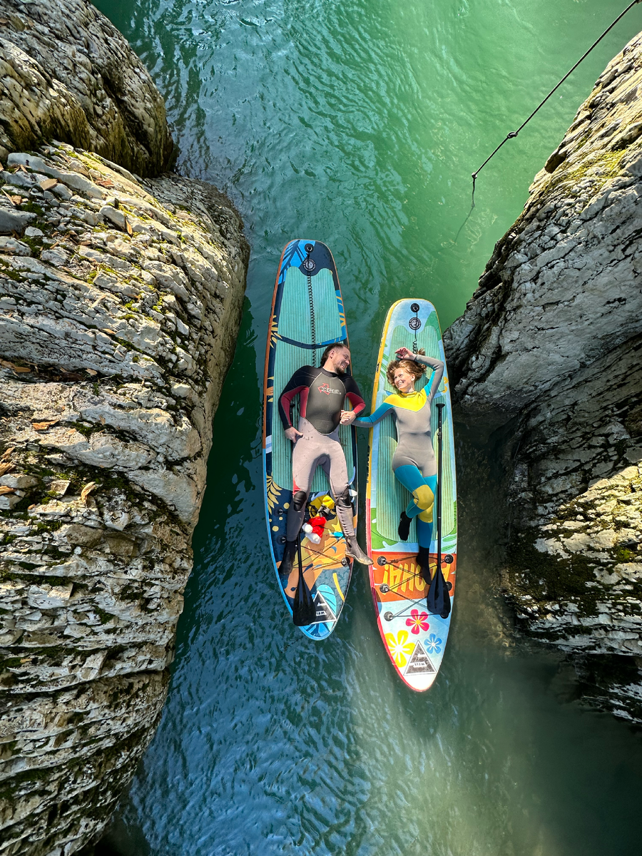 Катание на сапах в коньоне в Сочи 1 января 2024 года