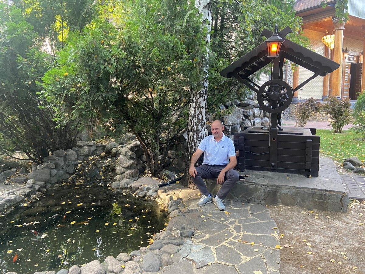 Дедушка на отдыхе)