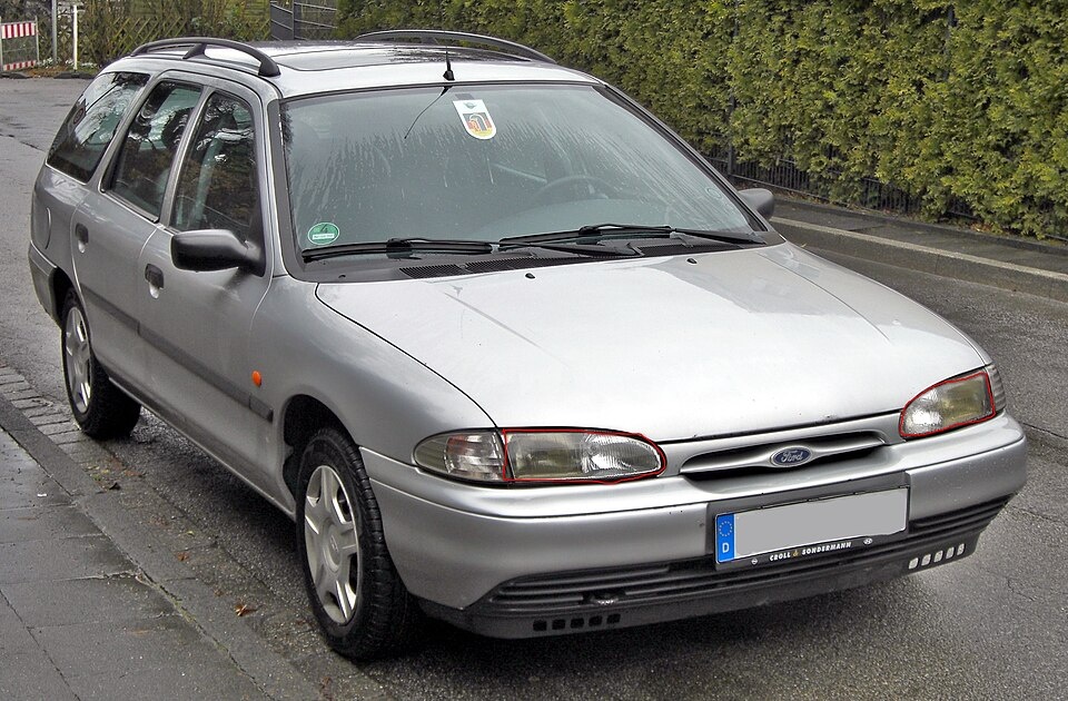 Ford Mondeo первого поколения (1993-1996) в кузове универсал