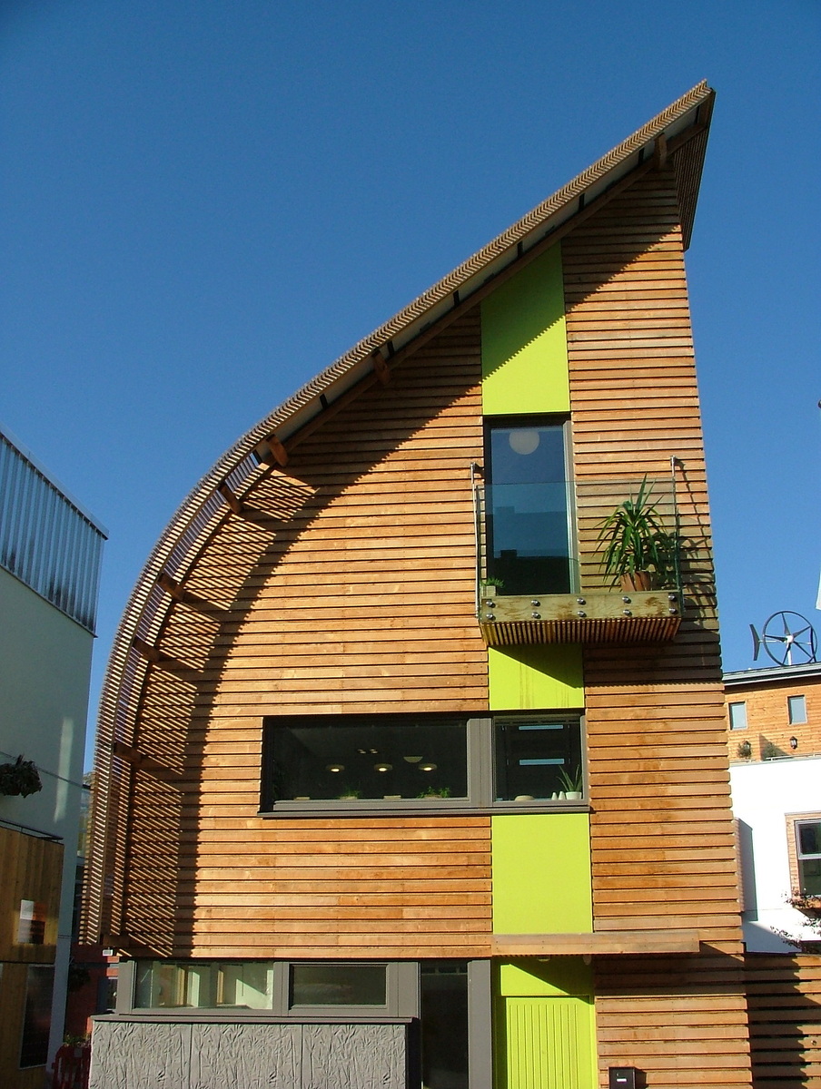  The Kingspan Lighthouse — экспериментальный энергоэффективный дом с солнечными панелями, биомассой и рекуперацией — пример интеграции СИП с умными технологиями фото https://www.flickr.com/photos/welsh_boy69/1525709353/