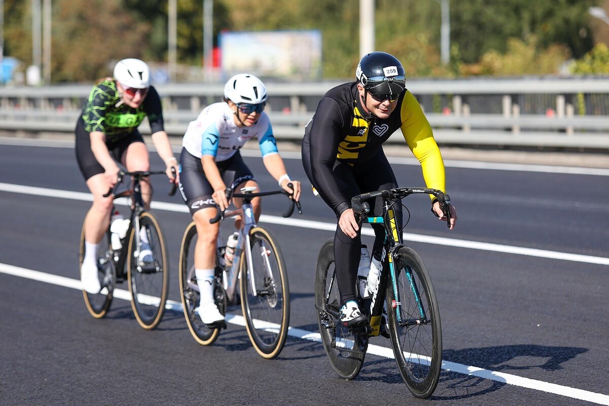    Массовая велогонка "Москва" собрала более 1,5 тыс. спортсменов-любителей