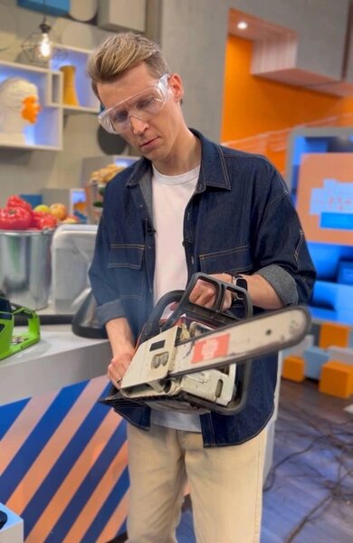    Олег работал в шоу 10 лет