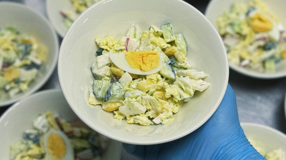 План питания: 7 салатов, которые сэкономят ваше время.