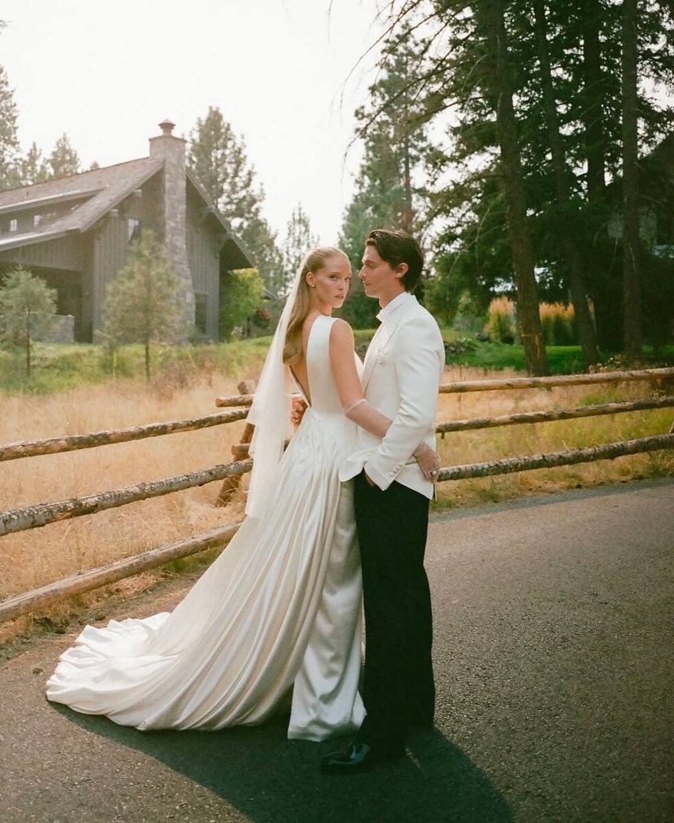 Актер Патрик Шварценеггер женился на модели Эбби Чемпион. Фото: соцсети