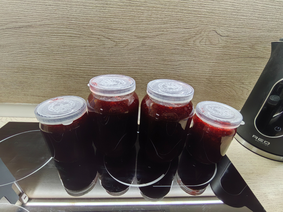 Получается 3 литра джема. 