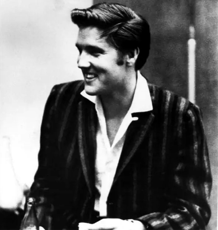 Книга Питера Гуральника «Полковник и король» раскрыла общие пристрастия Элвиса Пресли и полковника Тома Паркера.