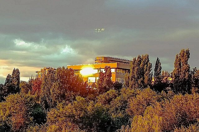    НЛО появилось над бывшим магазином «Нептун». Фото: РИАЦ