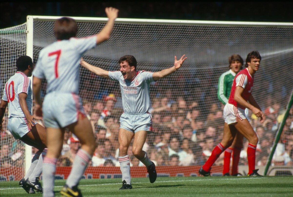 «Арсенал» неудачно начал сезон, проиграв «Ливерпулю» в первый день.