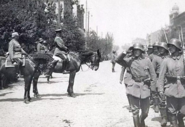 Немцы в Ростове в 1918 году.