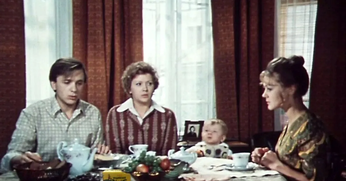 Постер фильма «По семейным обстоятельствам»