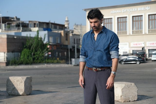 кадры из сериала «Плодородные земли»